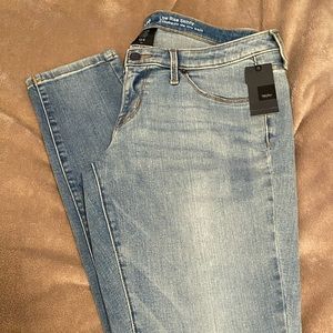 Low rise skinny jeans